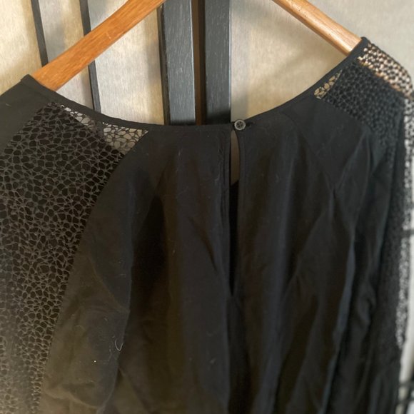 Little Black Dress, Lace shift, deep v-neck, lace sleeves - Picture 5 of 6